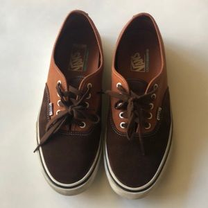 Brown vans!🛹
